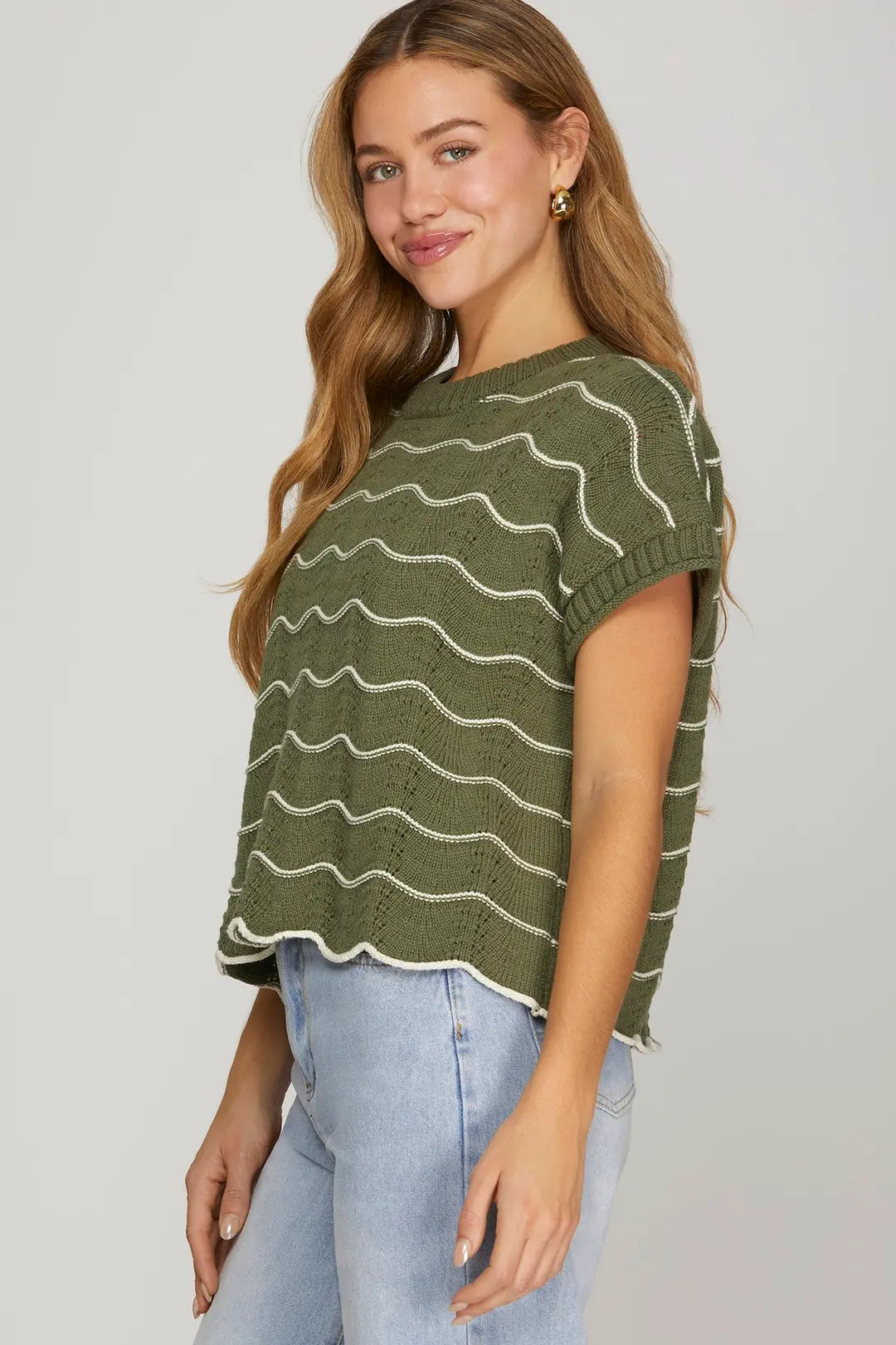 SHE + SKY DROP SHORT SLEEVE SCALLOP STRIPED PATTERN KNIT SWEATER TOP