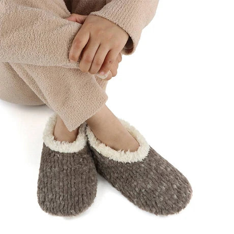 Snoozies! Womens Teddy Bear Faux Fur Slipper With Memory Foam Sole Dark Grey