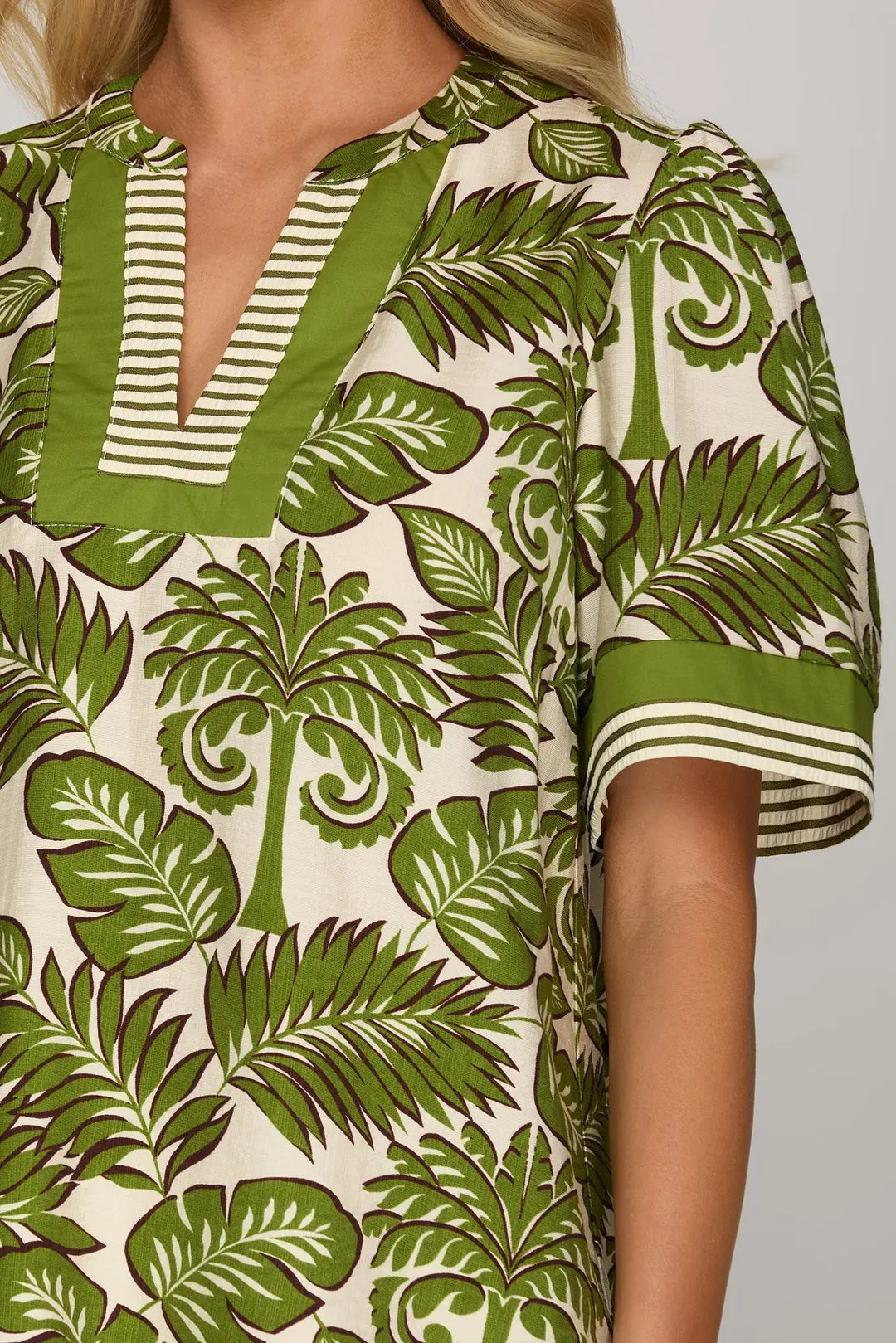 SHE + SKY HALF SLEEVE V NECK WITH CONTRAST DETAIL WOVEN PRINT TOP-GREEN