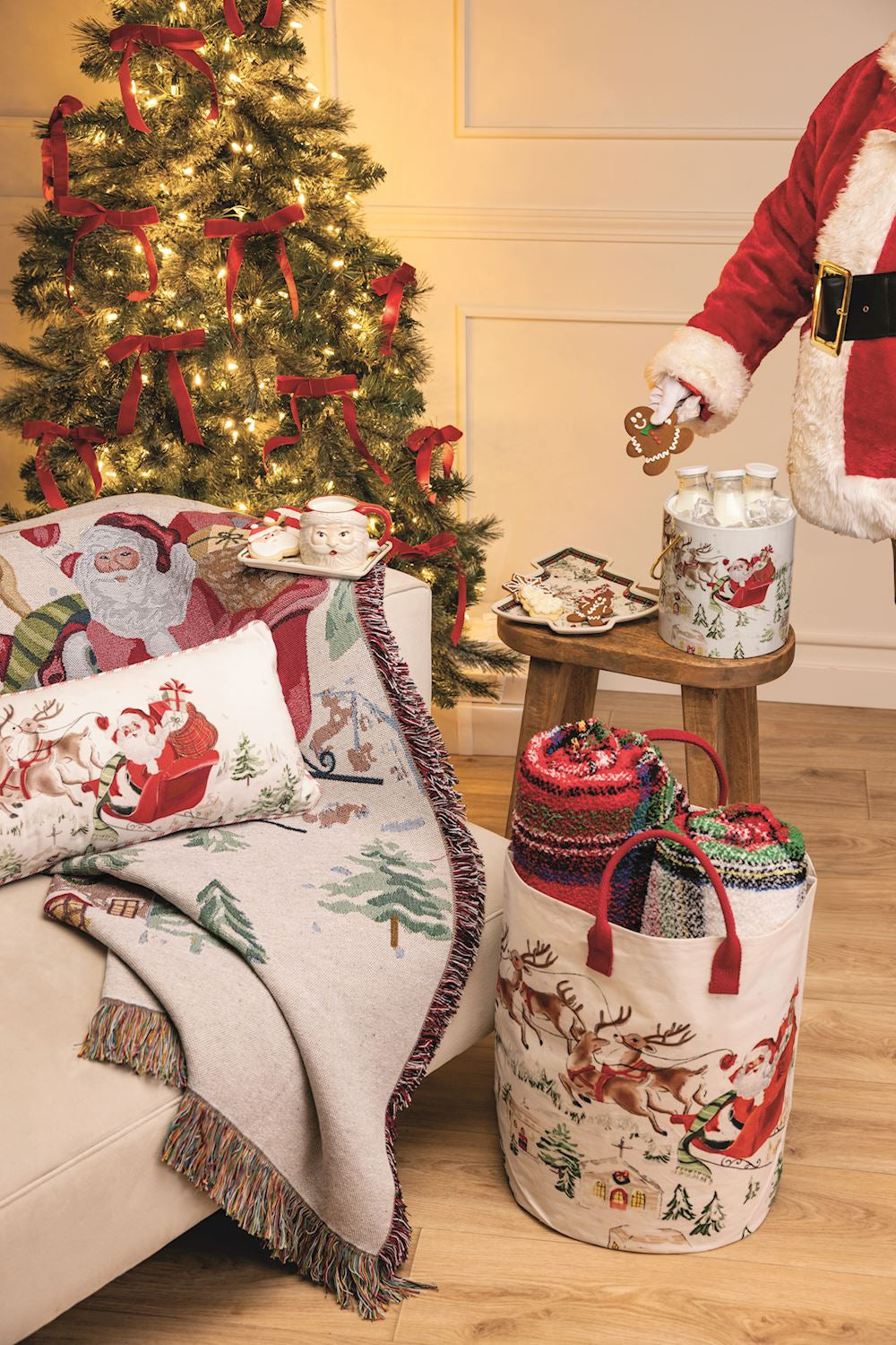 MUD PIE SANTA OVERSIZED TOTE
