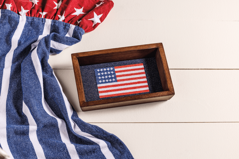 MUD PIE NEEDLEPOINT FLAG TRAY