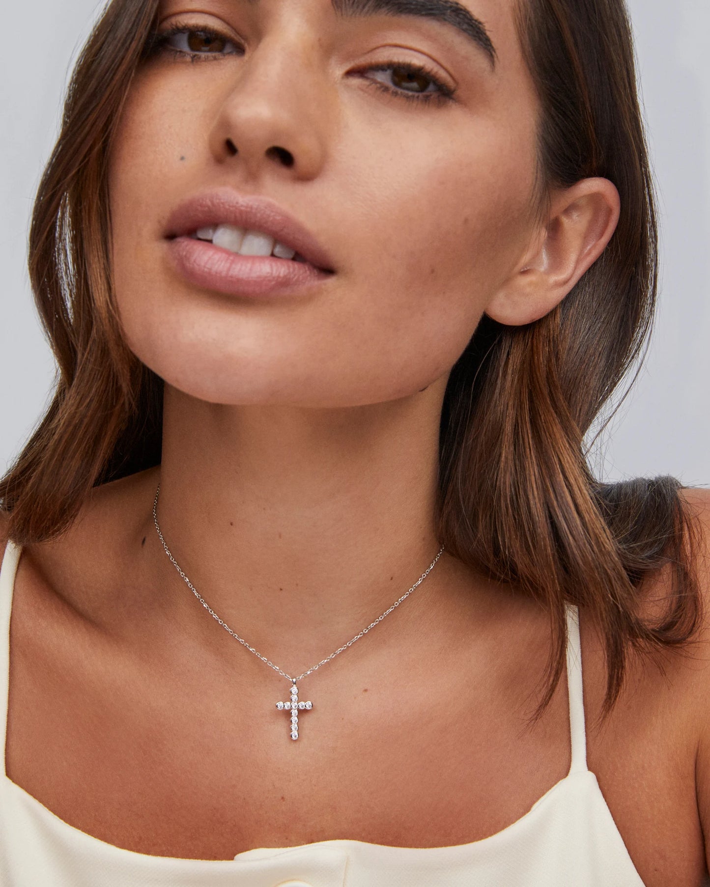 Kendra Scott Cross Silver Pendant Necklace in White Crystal