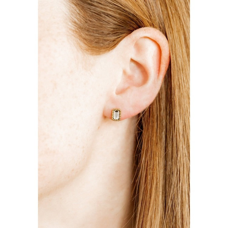 LINNY CO Screwback Stud Earrings - Madison Gold Clear
