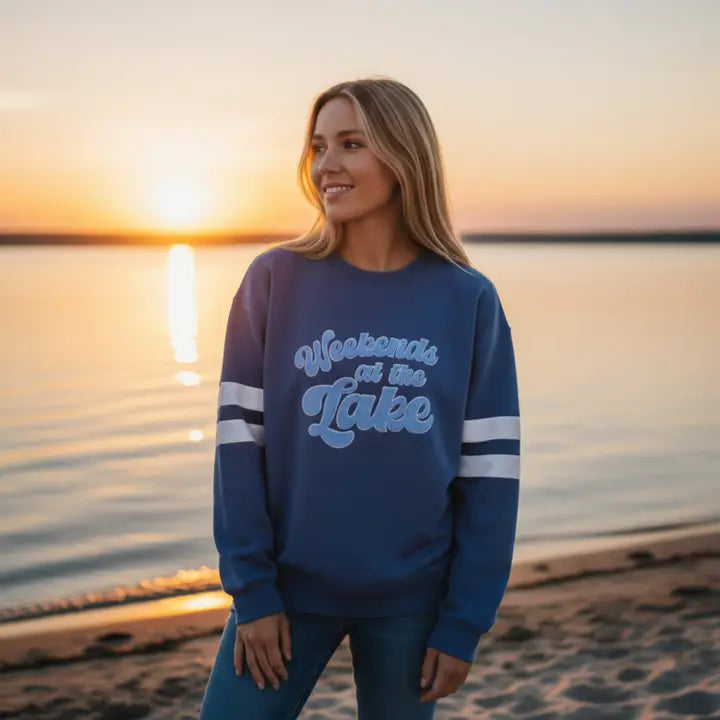 The Darling Effect Oversized Crew–Weekends At the Lake