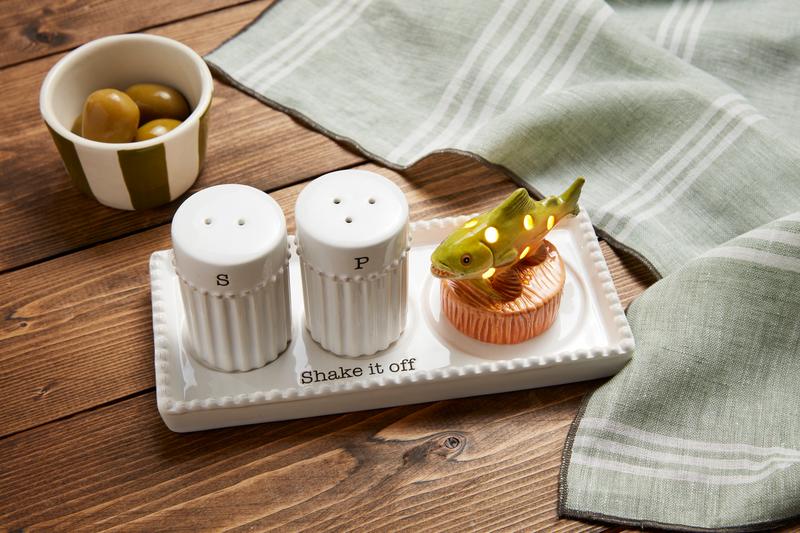 MUD PIE SALT AND PEPPER LIGHT-UP HOLDER