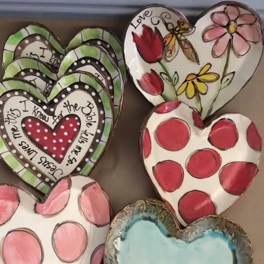 Heartfelt Traditions Small Heart Plate (Green White Jesus Loves Me)