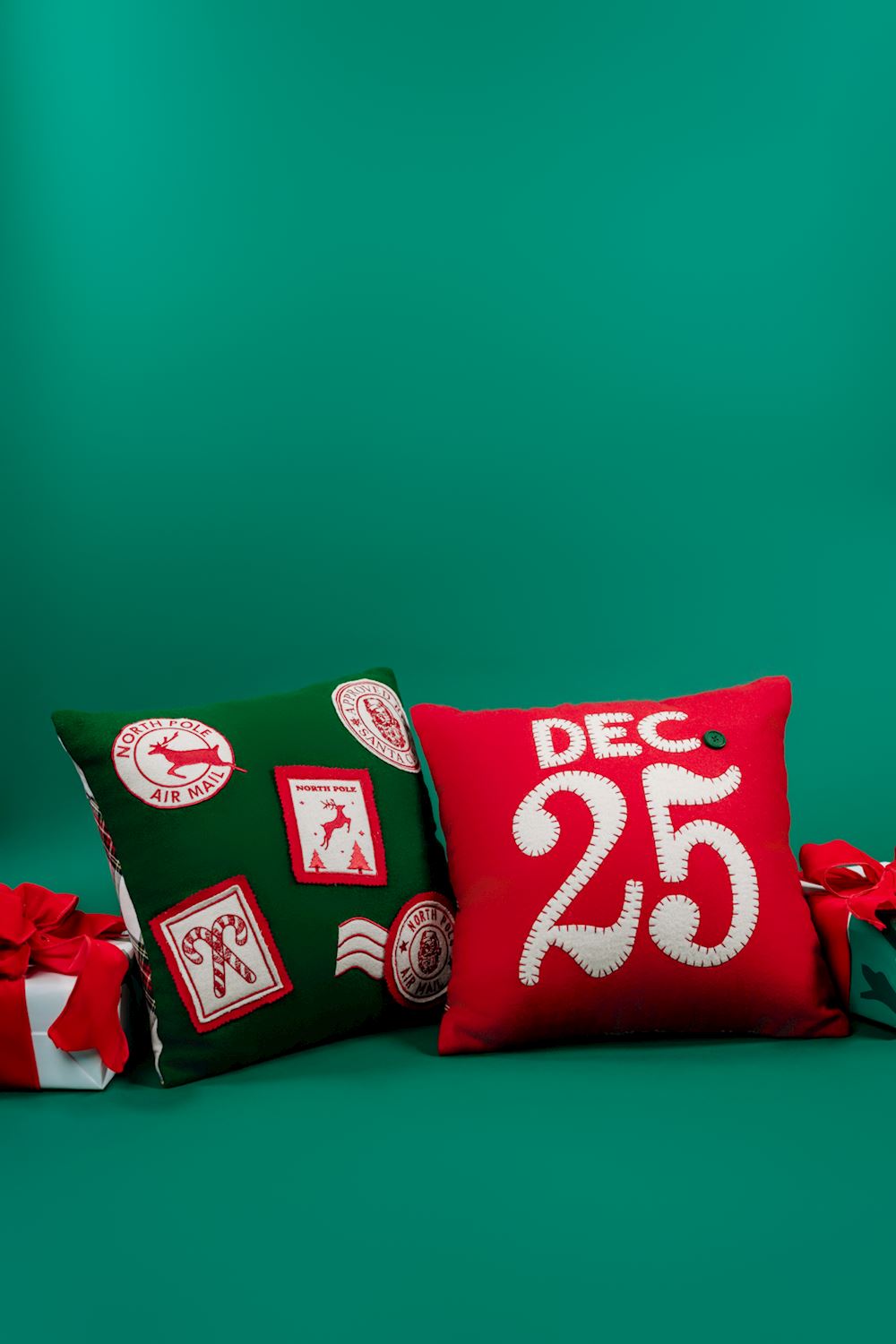 MUD PIE DEC 25 FELTED CHRISTMAS PILLOW