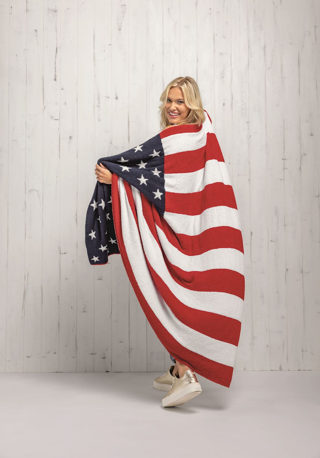 MUD PIE AMERICANA BLANKET