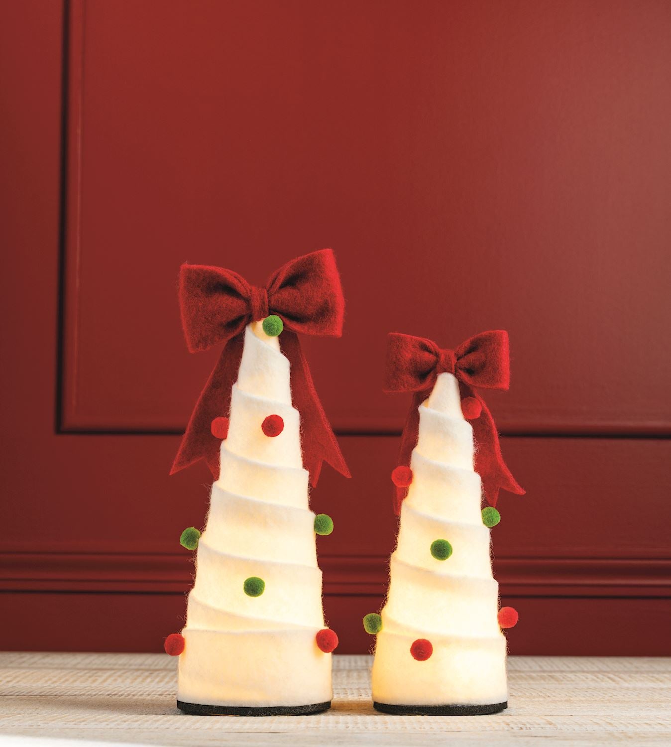 MUD PIE SMALL POM LIGHT-UP TREE