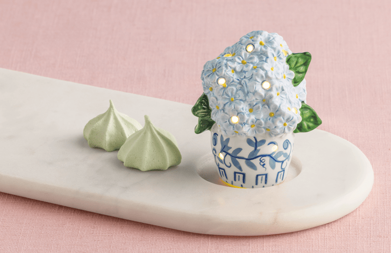 MUD PIE HYDRANGEA LIGHT-UP SITTER