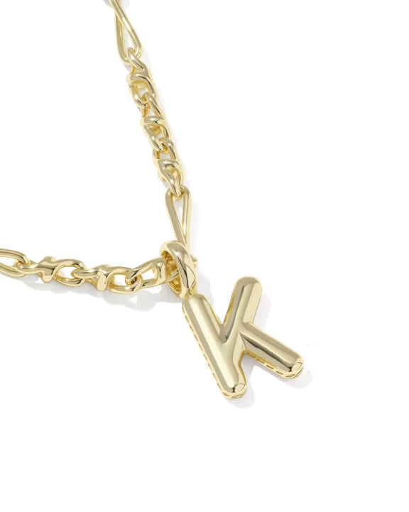KENDRA SCOTT BUBBLE LETTER K SHORT PENDANT NECKLACE GOLD